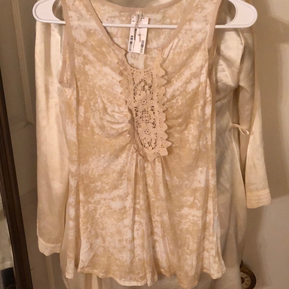 Sleeveless Blouse